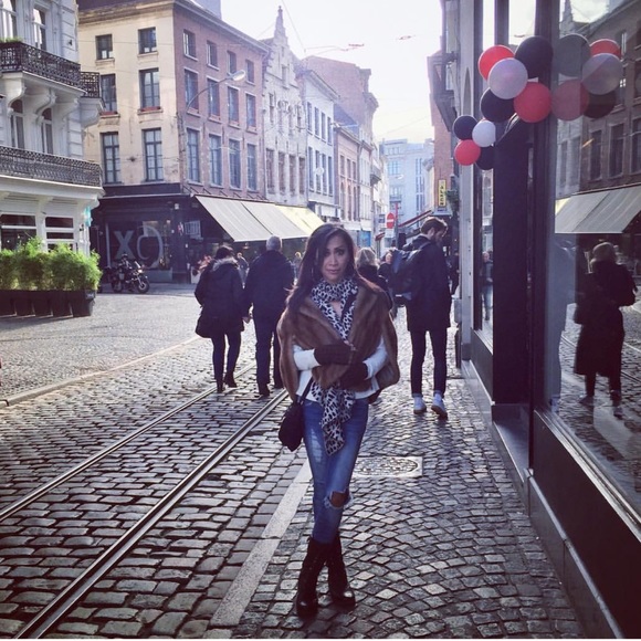 Meet Your Posher - Picture 3 of 6